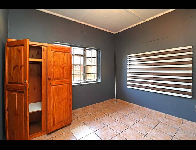 3 BEDROOM HOUSE FOR SALE IN WYCHWOOD